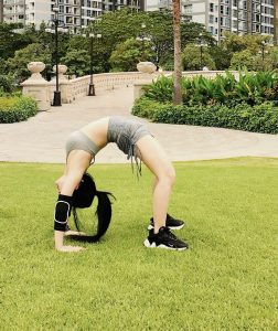 duy trì kỷ luật sống thông qua yoga