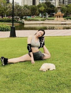 duy trì kỷ luật sống thông qua yoga